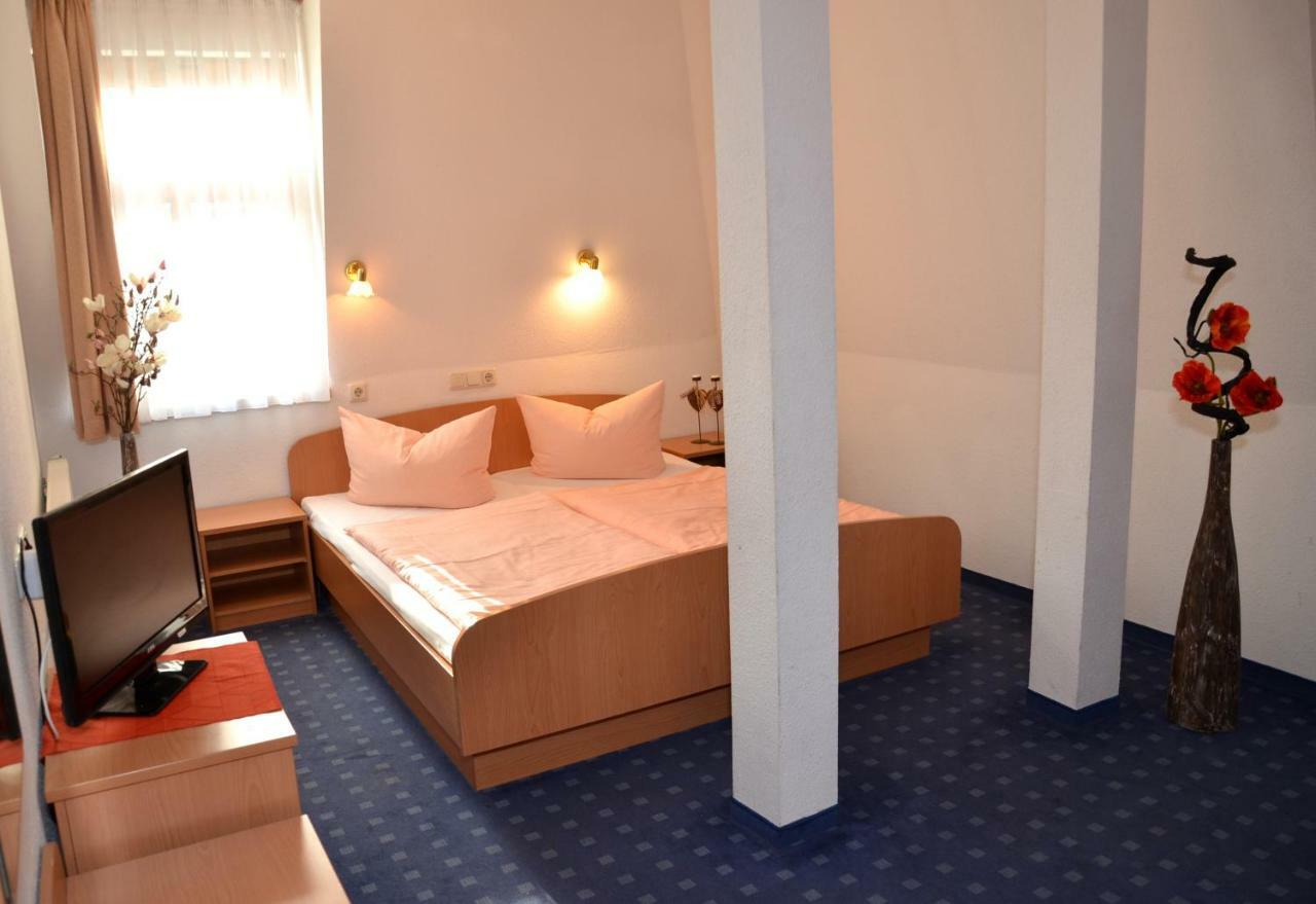 Hotel Vierenstrasse Neudorf  Extérieur photo
